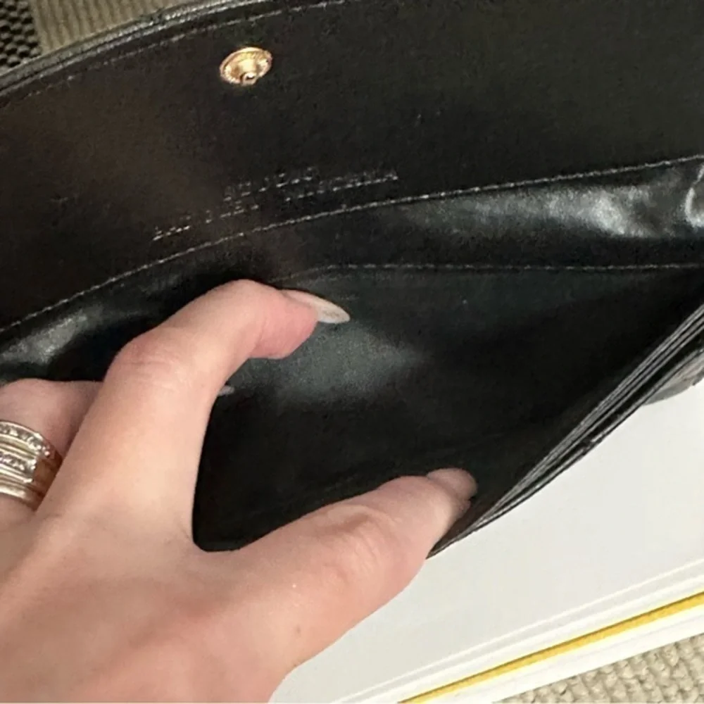Badgley Mischka Studio Black Vegan Leather Diamond Quilting Cover Wallet NWOT